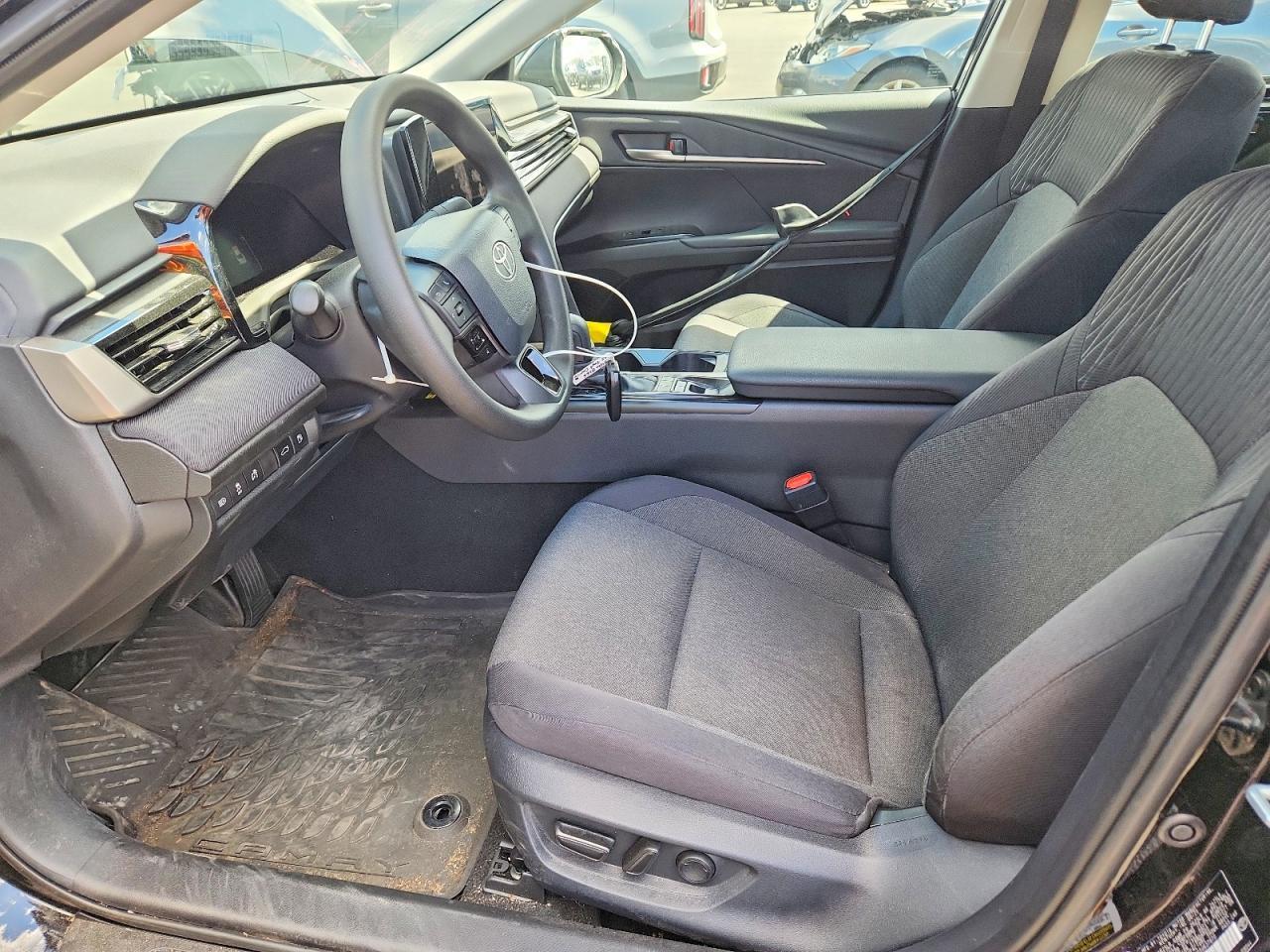 2025 Toyota Camry Le - Фото 7
