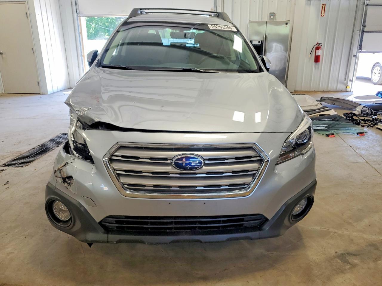2017 Subaru Outback 2.5I Premium - Image 5