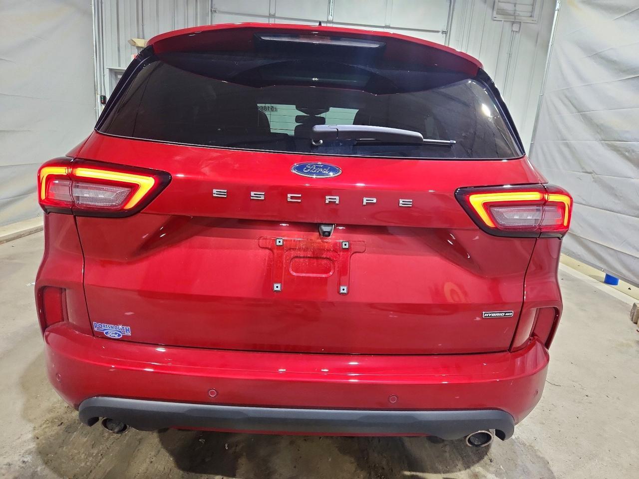 2025 Ford Escape St Line Elite - Image 6
