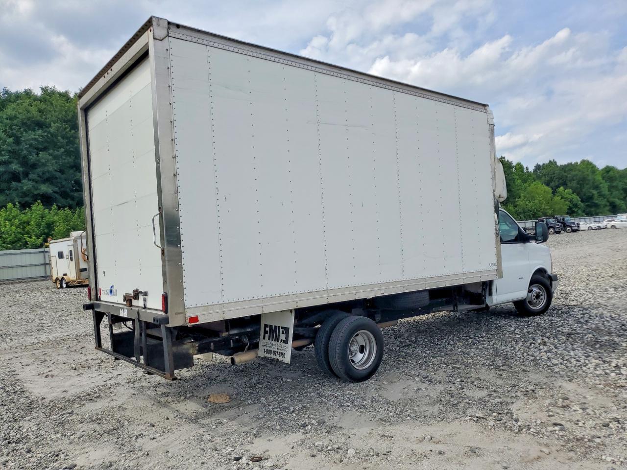 2022 Chevrolet Express Delivery Truck - Image 3
