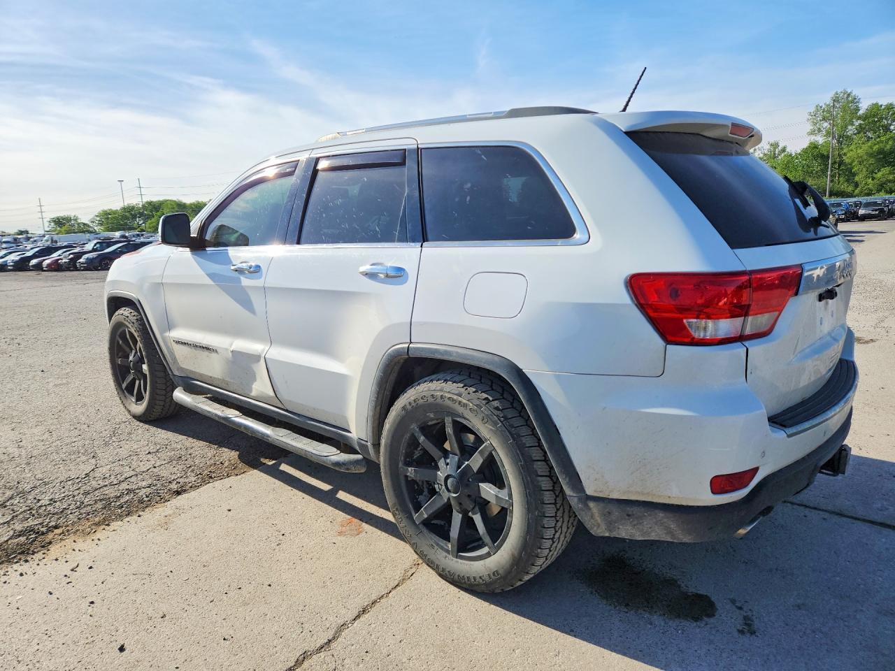 2013 Jeep Grand Cherokee Overland - Image 2