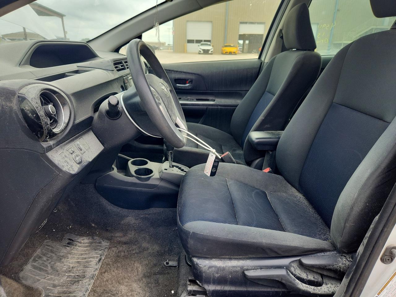 2015 Toyota Prius C Three - Image 7