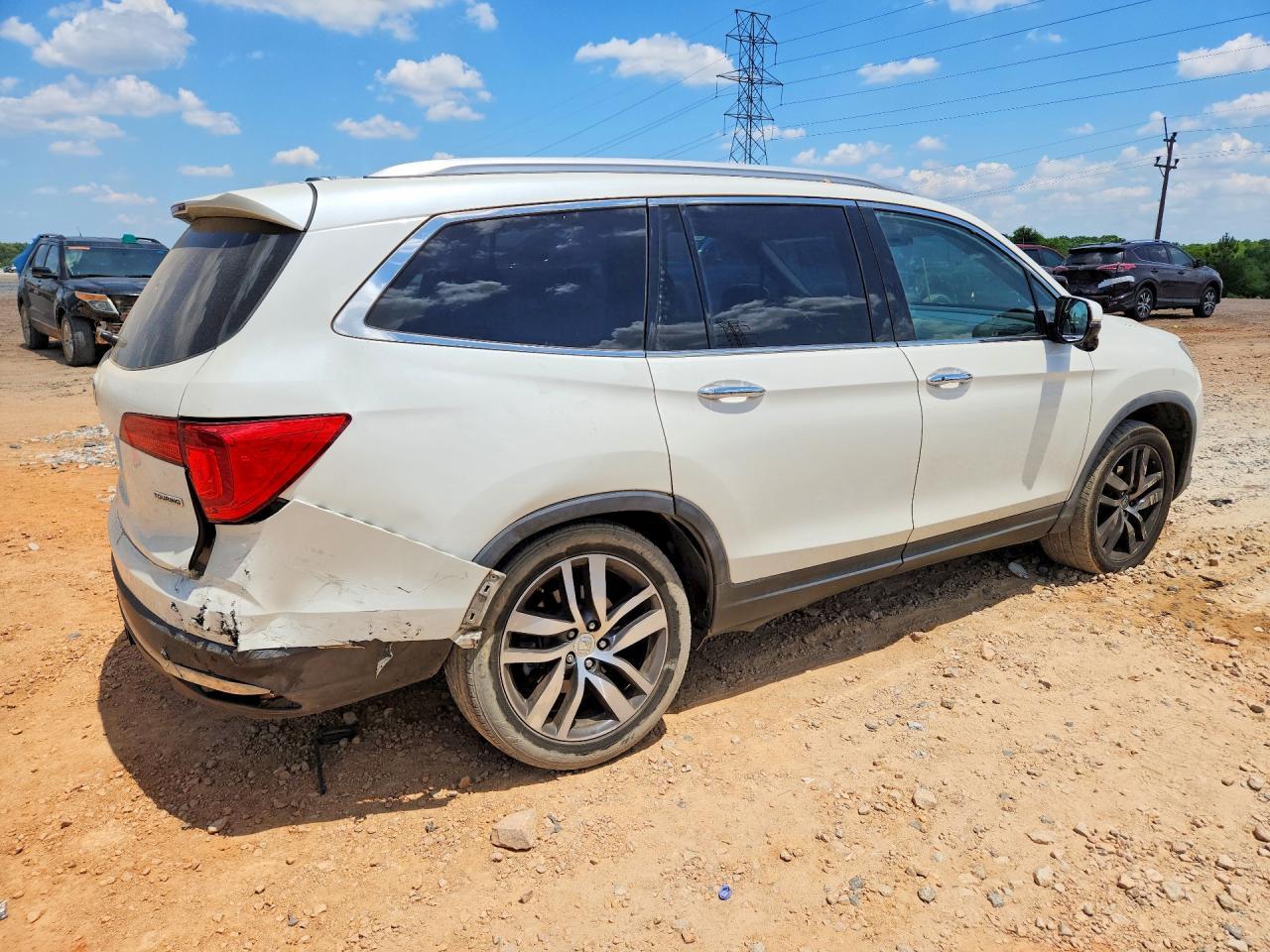 2016 Honda Pilot Touring - Image 3