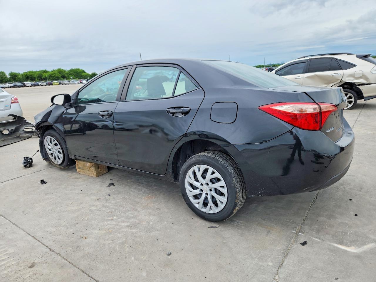 2017 Toyota Corolla Le - Фото 2