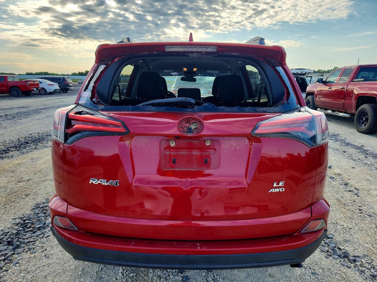 2017 Toyota Rav4 Le - Фото 6