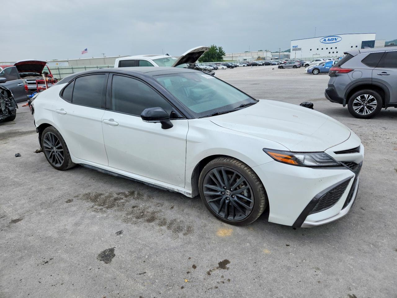 2021 Toyota Camry Xse V6 - Image 4