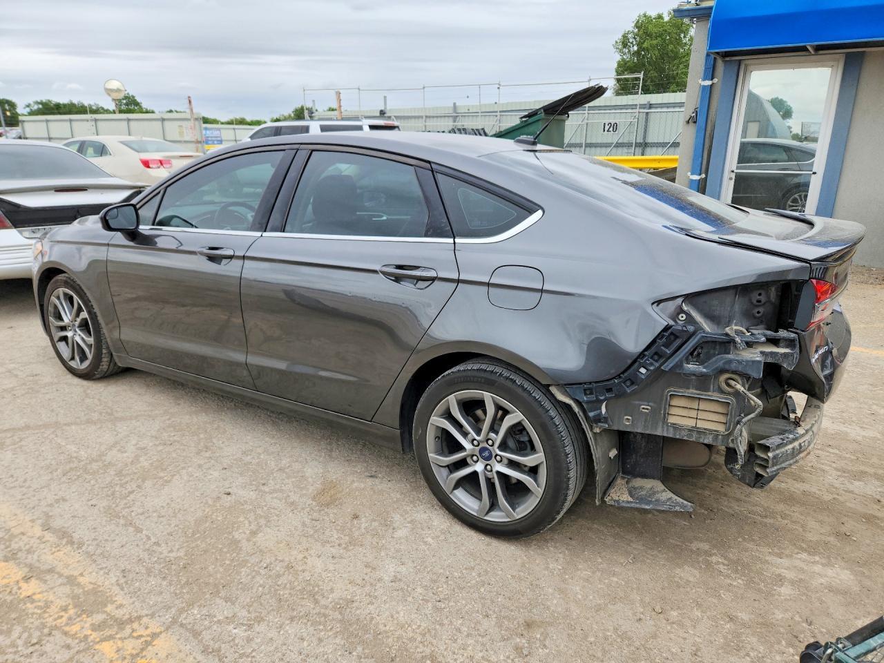 2017 Ford Fusion Se - Фото 2