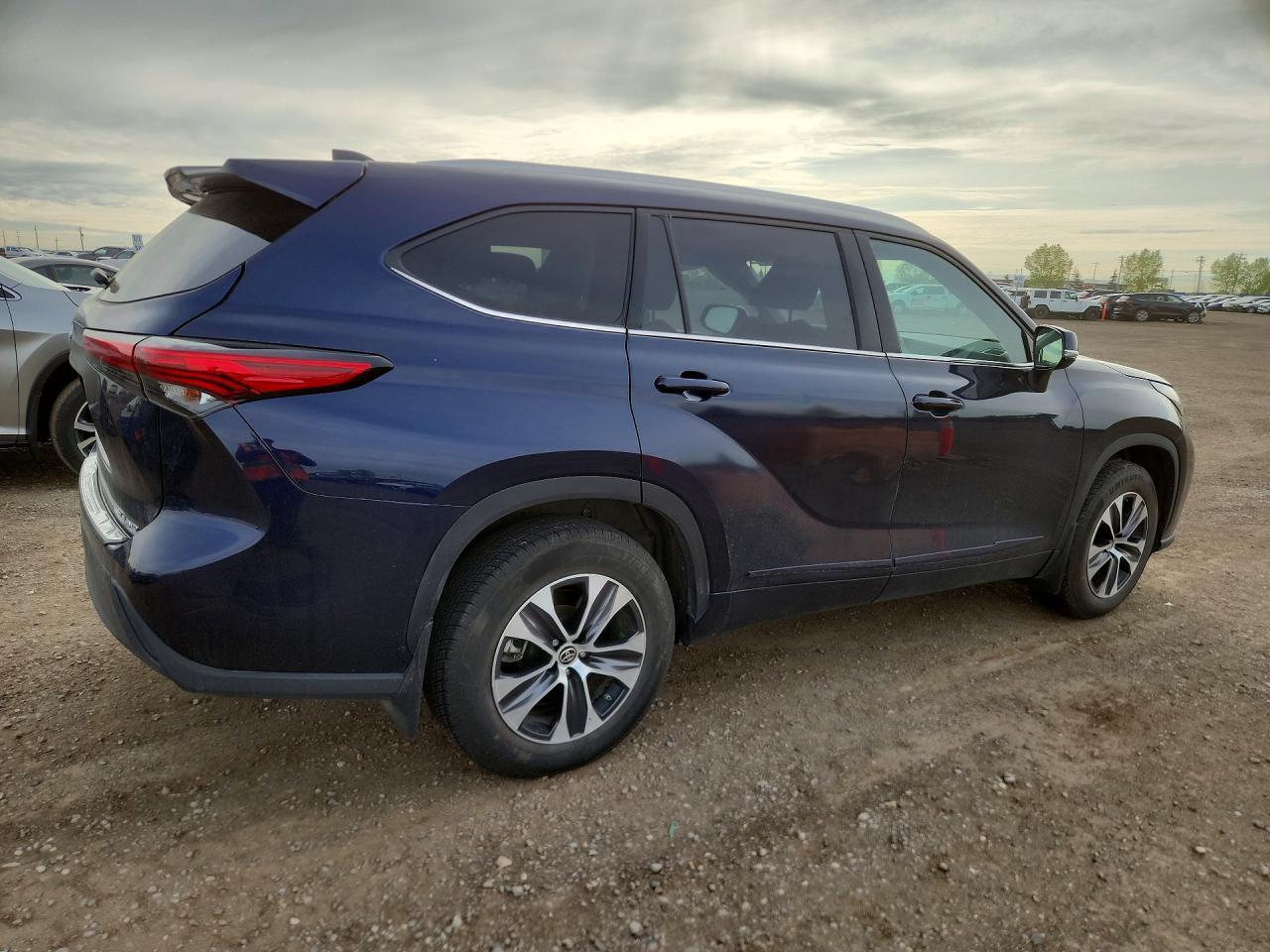 2021 Toyota Highlander Xle - Фото 3