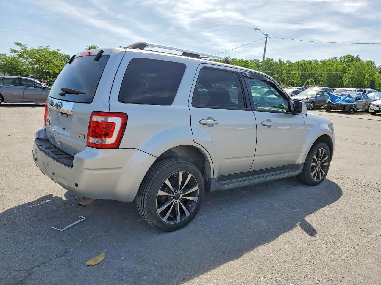 2012 Ford Escape Limited - Image 3