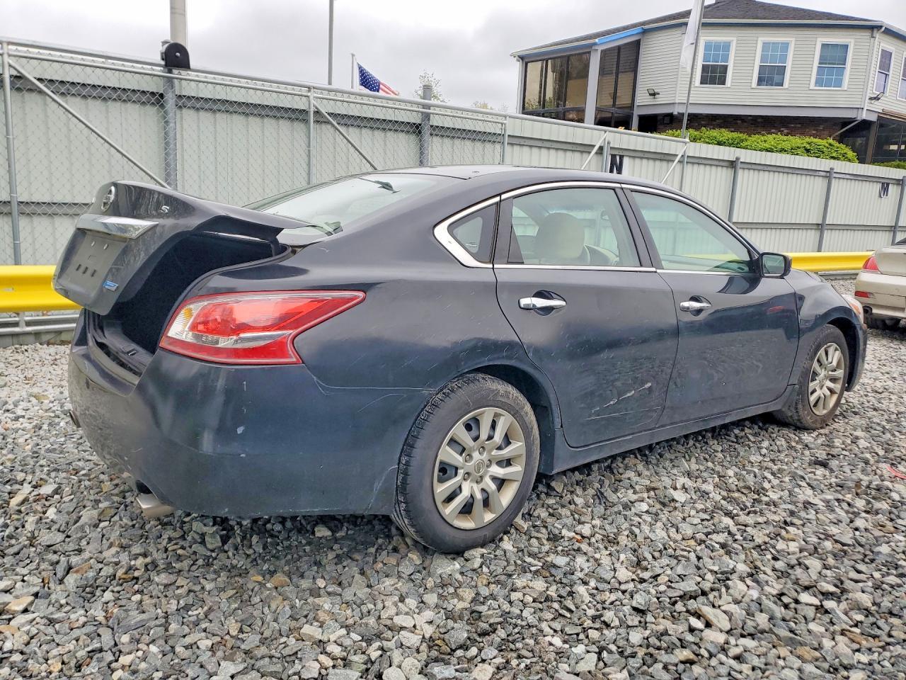 2013 Nissan Altima 2.5 - Фото 3