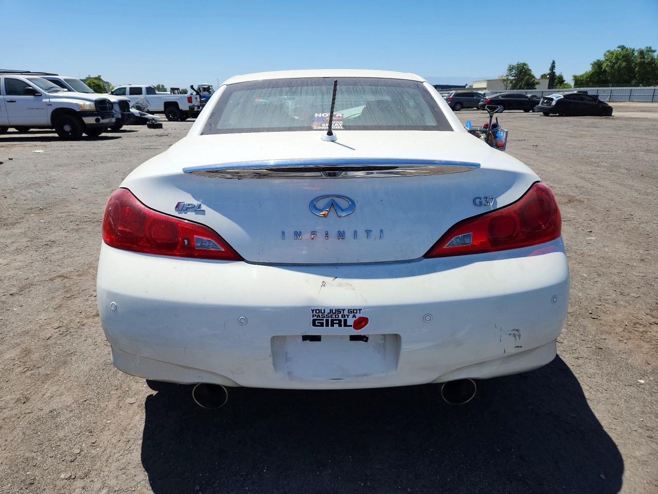 2013 Infiniti G37 Convertible Base - Image 6