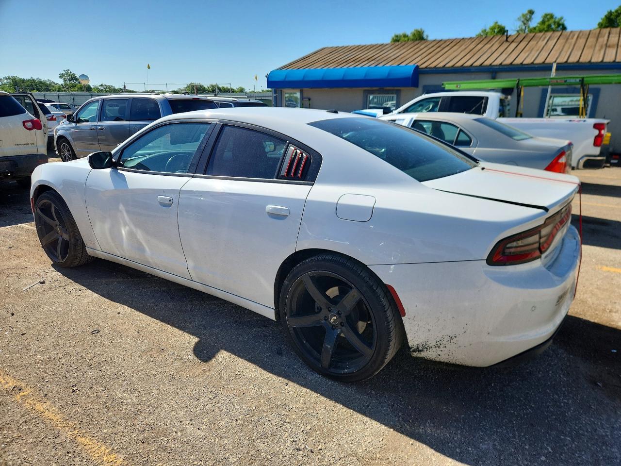 2022 Dodge Charger Sxt - Image 2