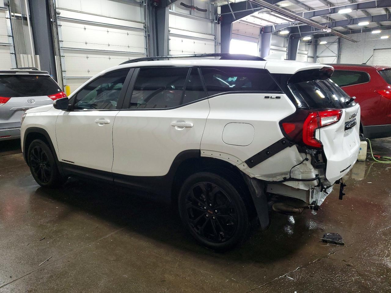 2022 GMC Terrain Sle - Image 2
