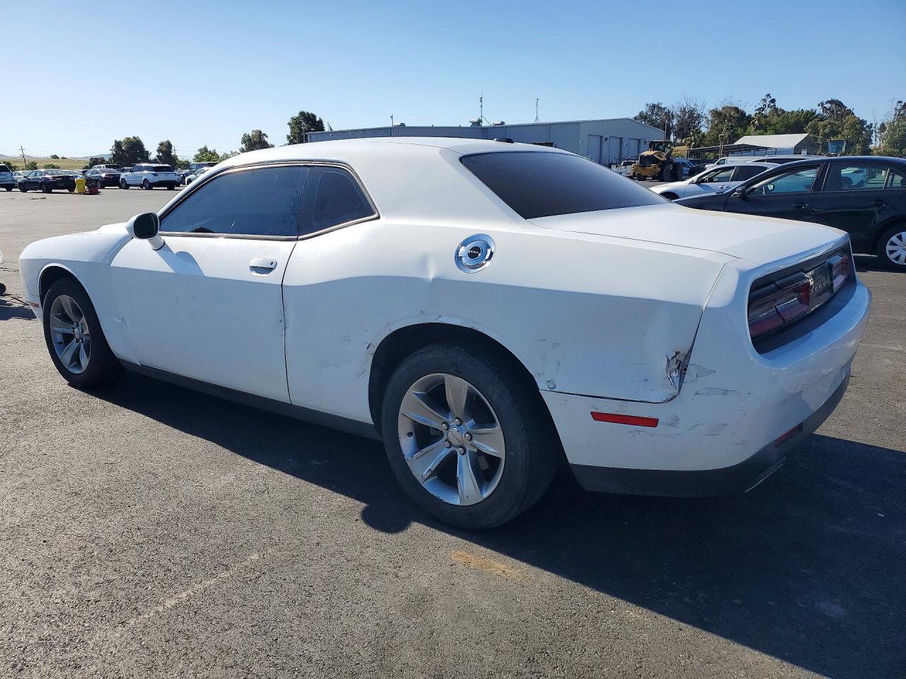 2015 Dodge Challenger Sxt - Image 2