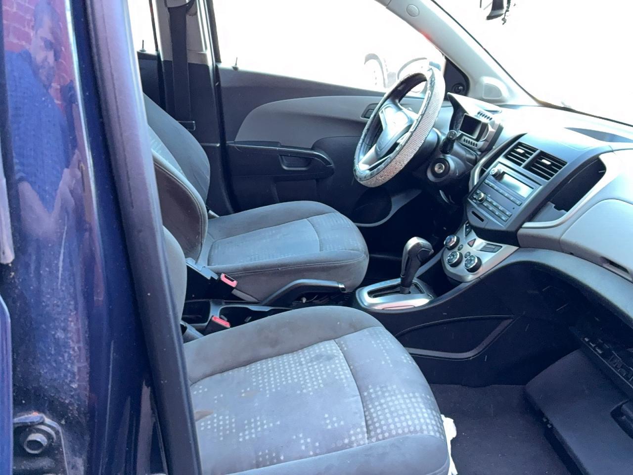 2015 Chevrolet Sonic Ls - Image 5