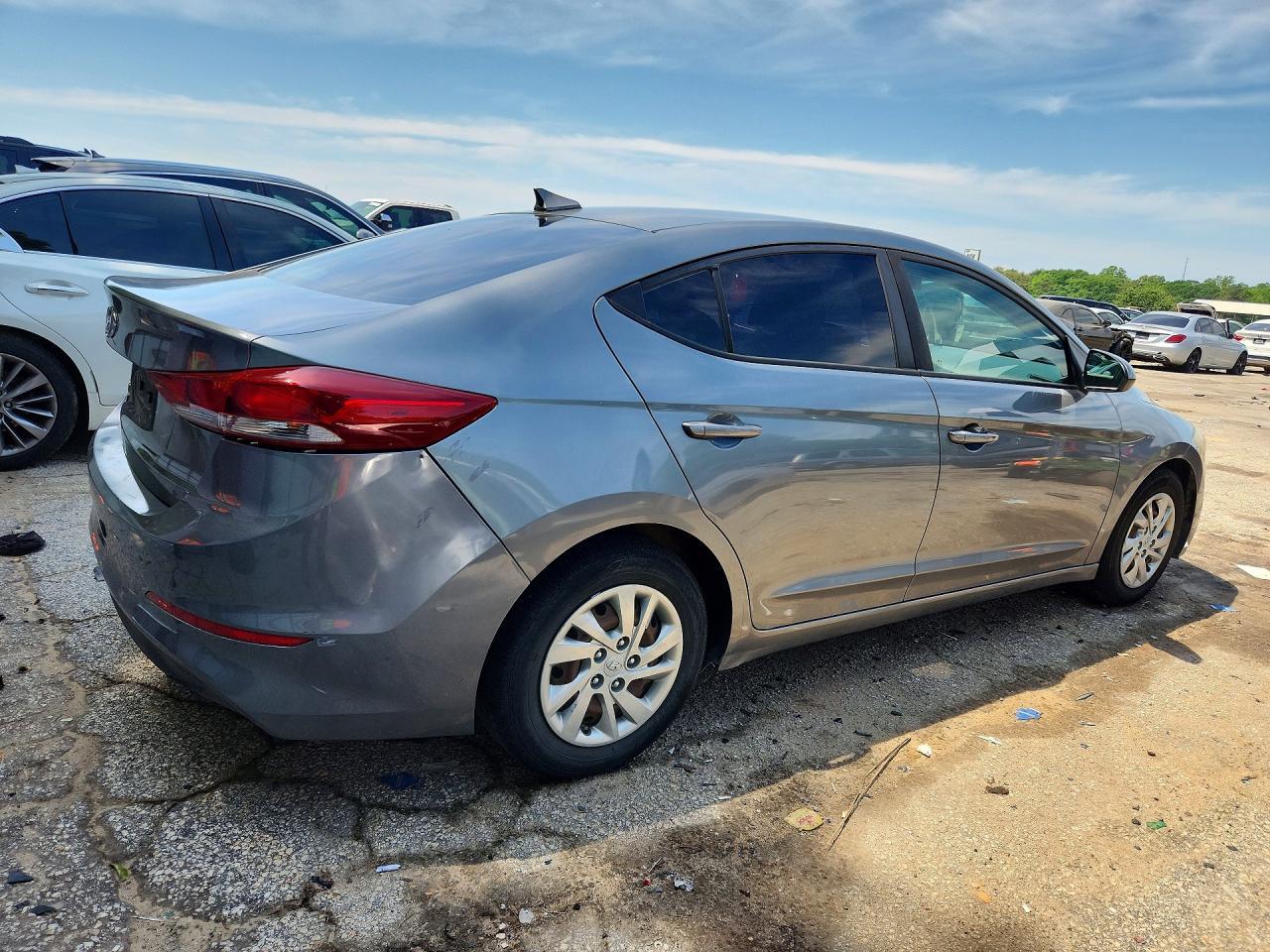 2017 Hyundai Elantra Se - Image 3