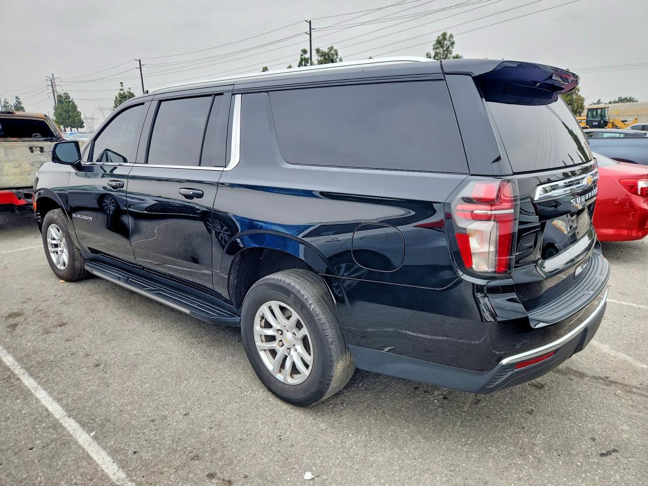 2023 Chevrolet Suburban C1500 Lt - Фото 2