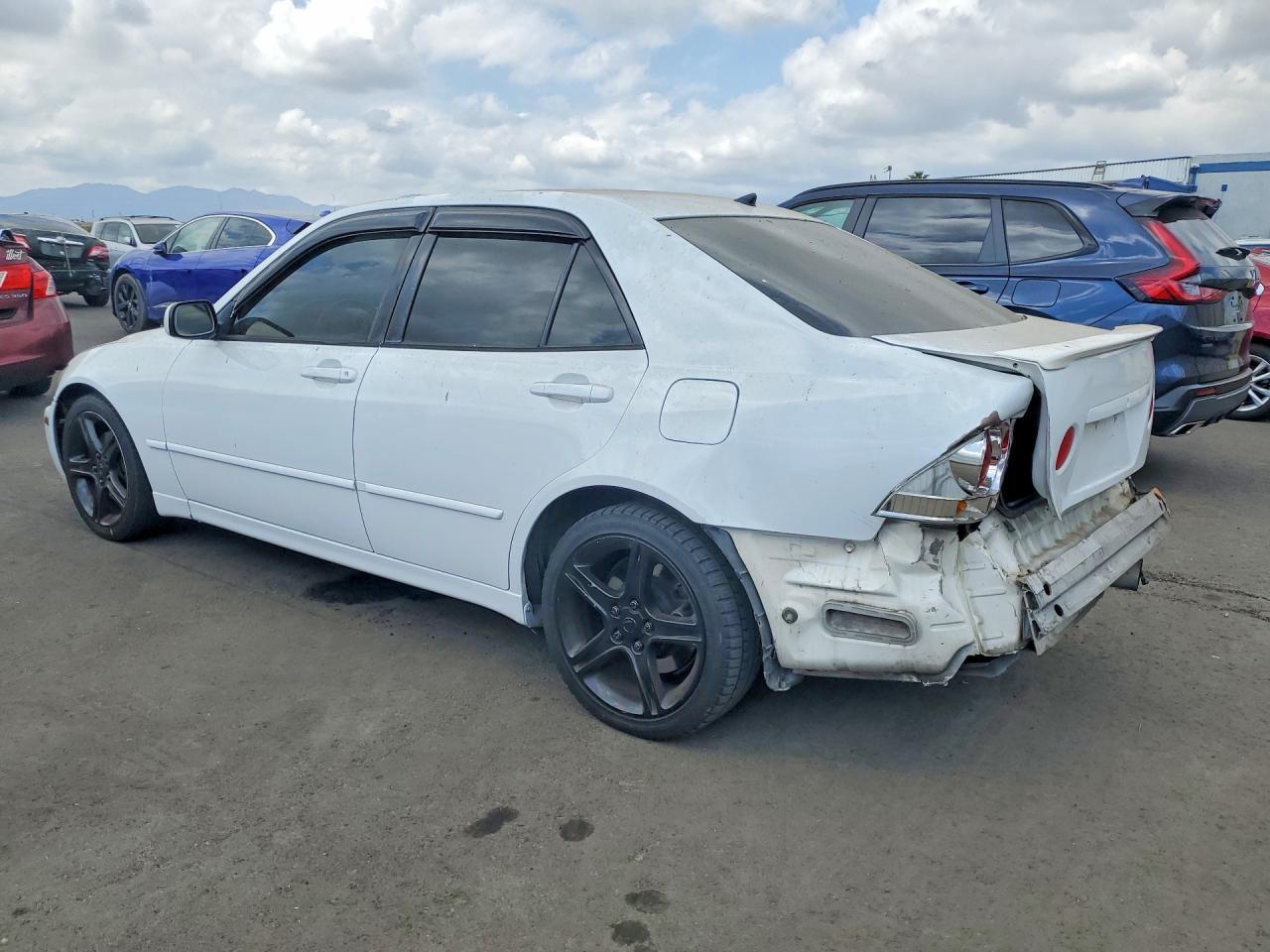 2004 Lexus Is 300 - Image 2