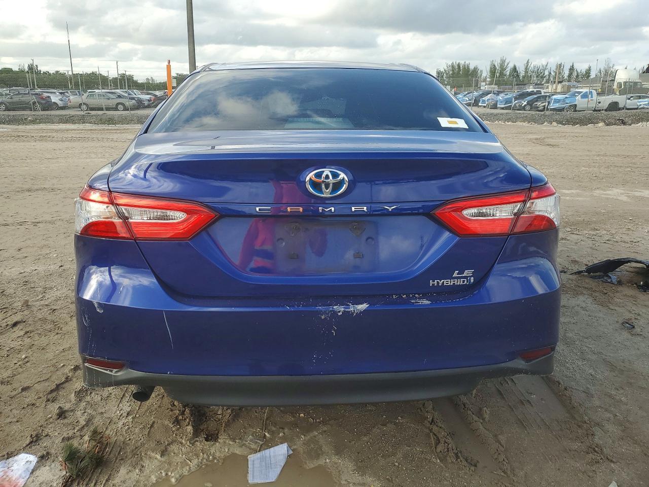 2018 Toyota Camry Le - Фото 6