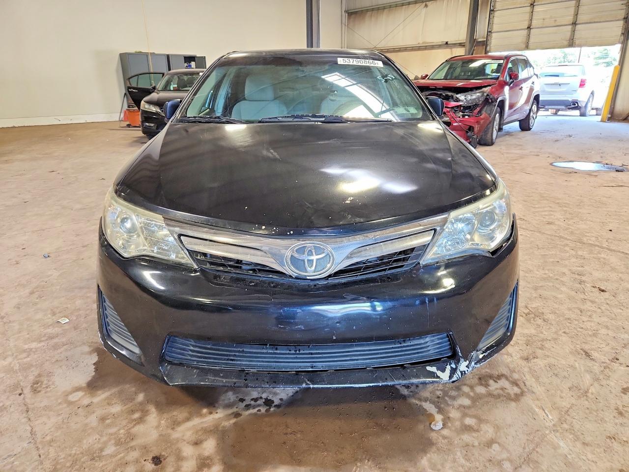 2013 Toyota Camry Le - Фото 5