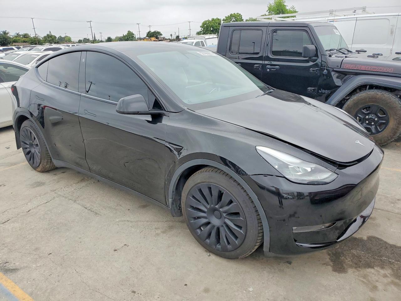 2022 Tesla Model Y - Image 4