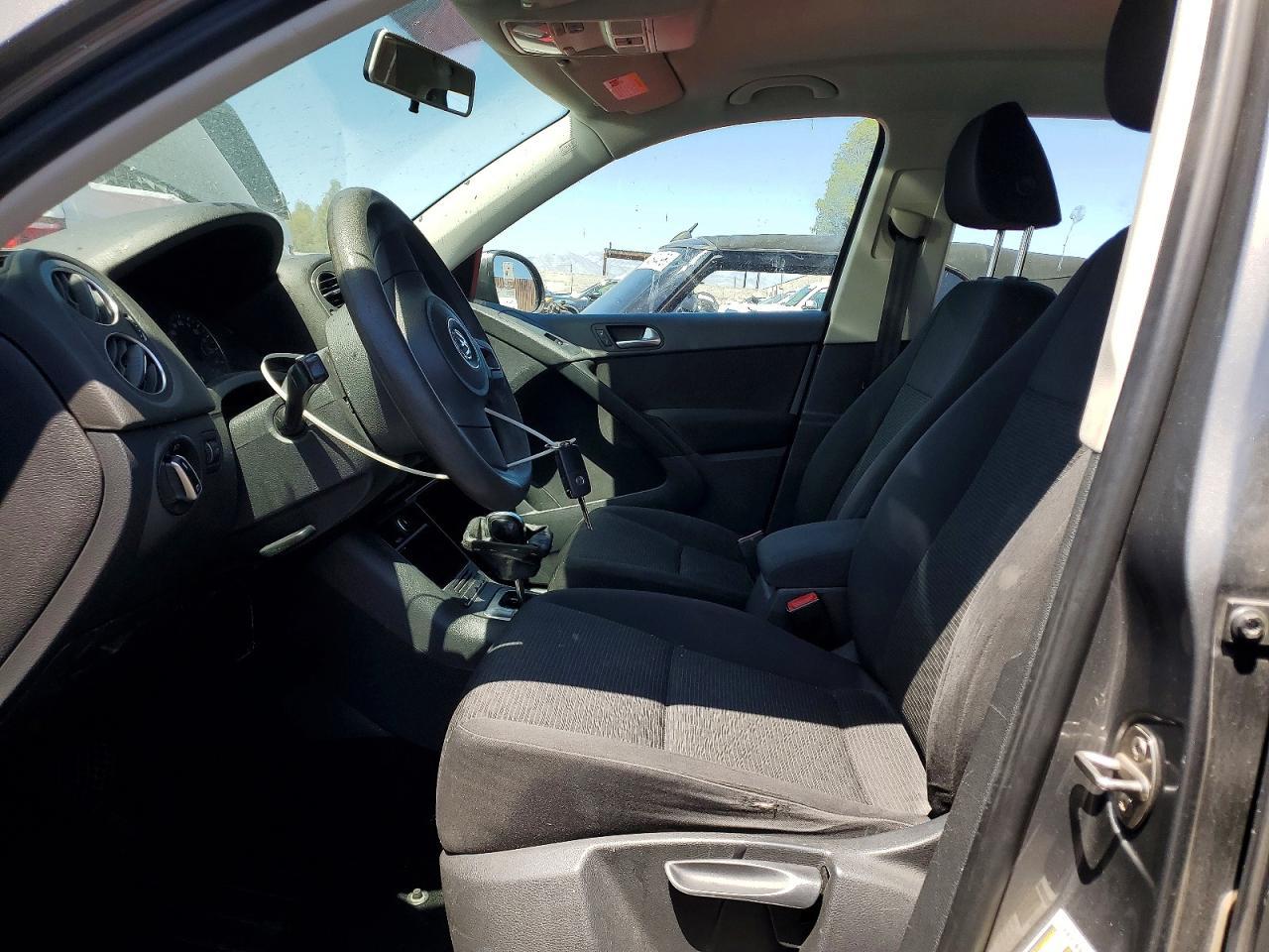 2012 Volkswagen Tiguan S - Фото 7