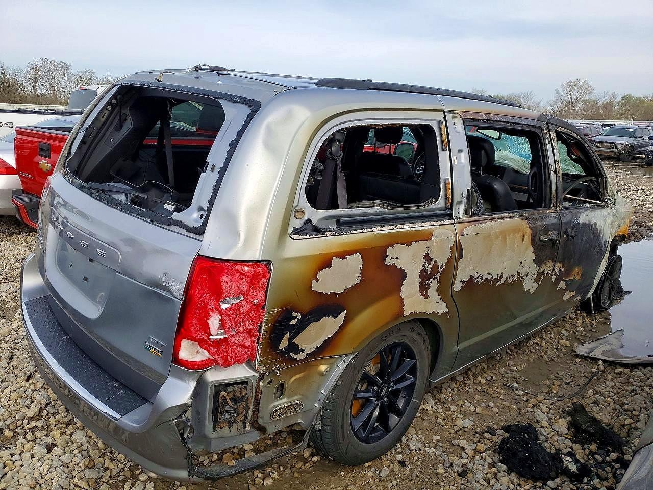 2019 Dodge Grand Caravan Gt - Image 3