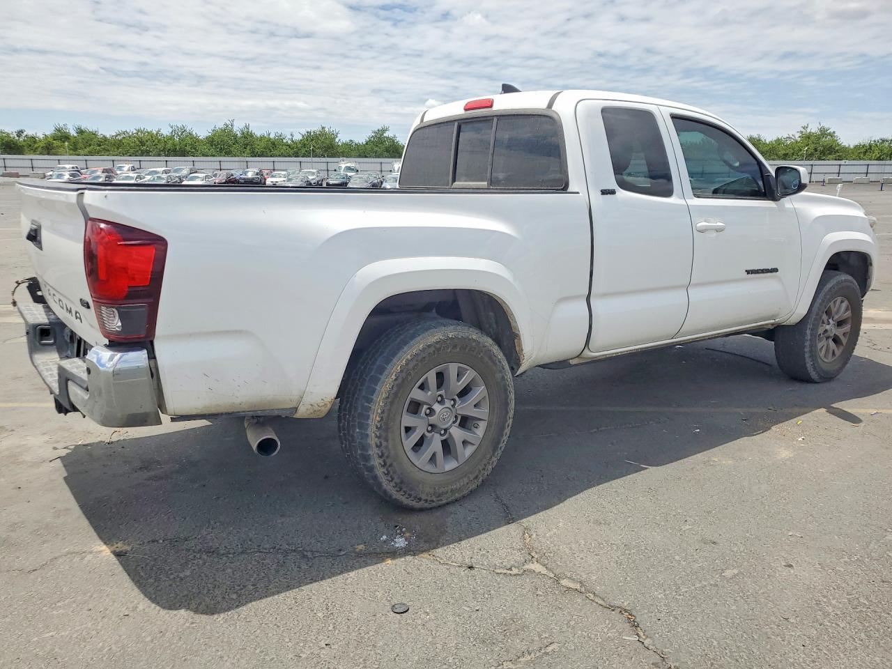 2019 Toyota Tacoma Sr5 V6 - Image 3