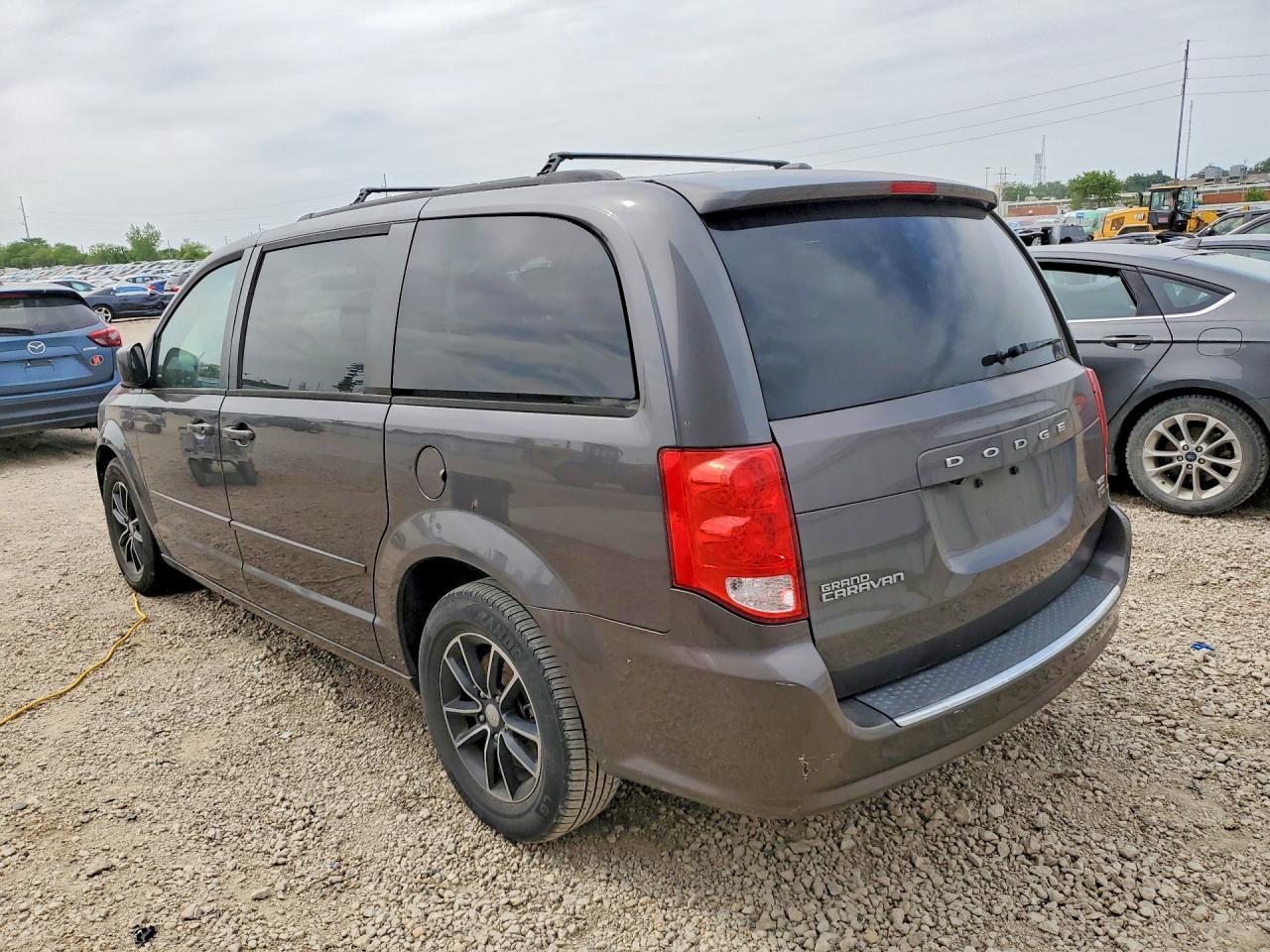 2017 Dodge Grand Caravan Gt - Фото 2