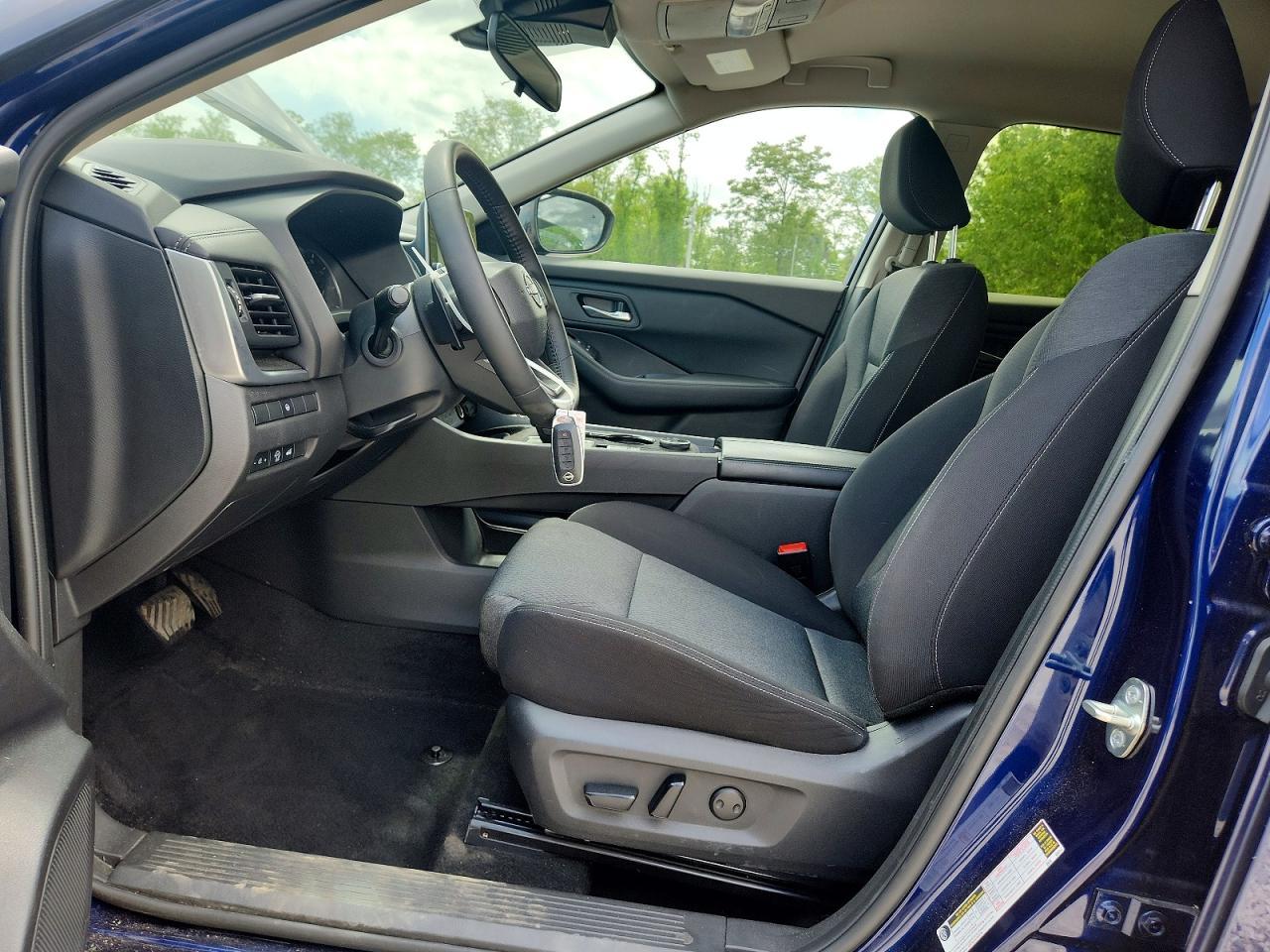 2025 Nissan Rogue Sv - Image 7