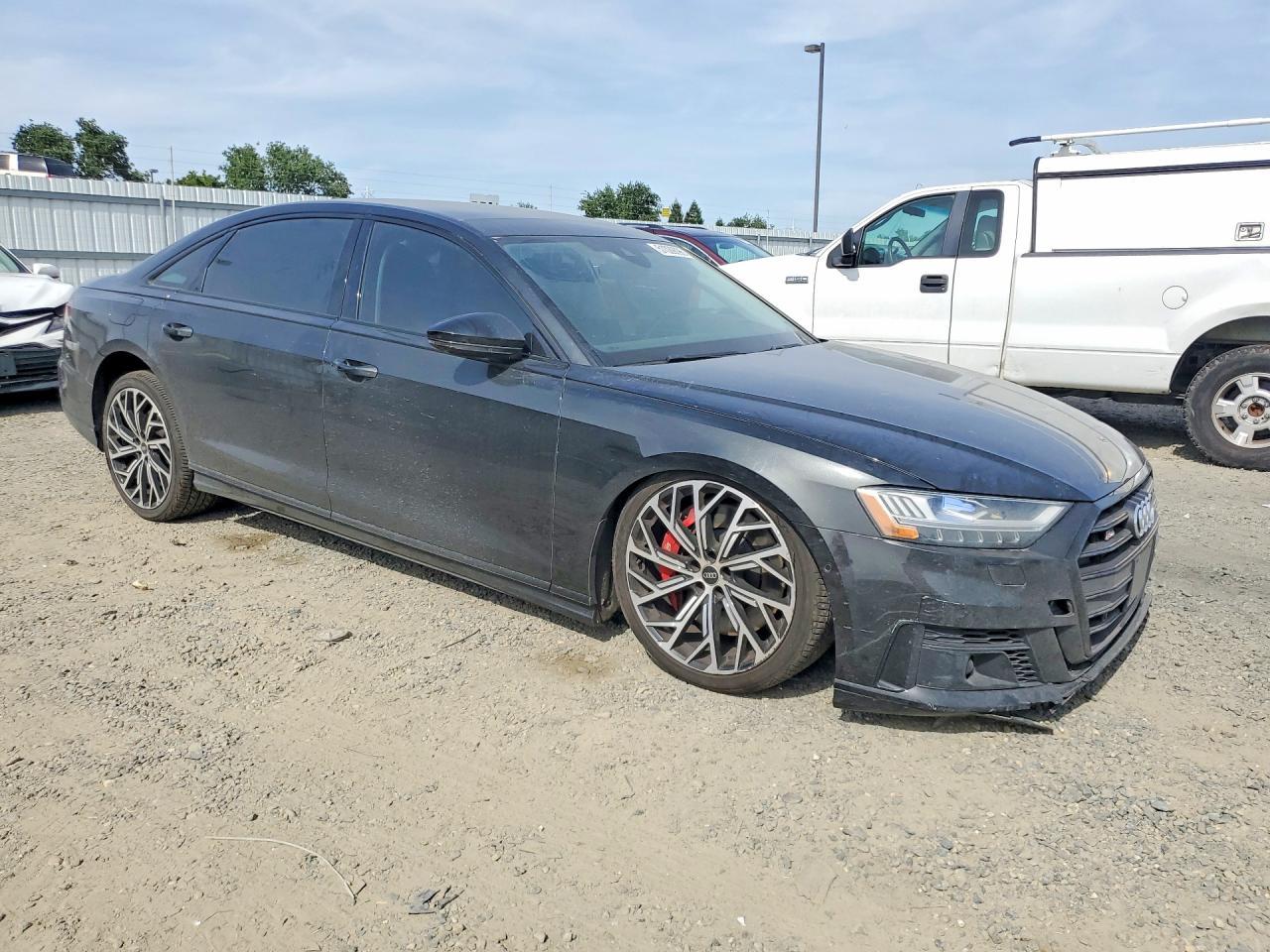 2021 Audi S8 - Фото 4