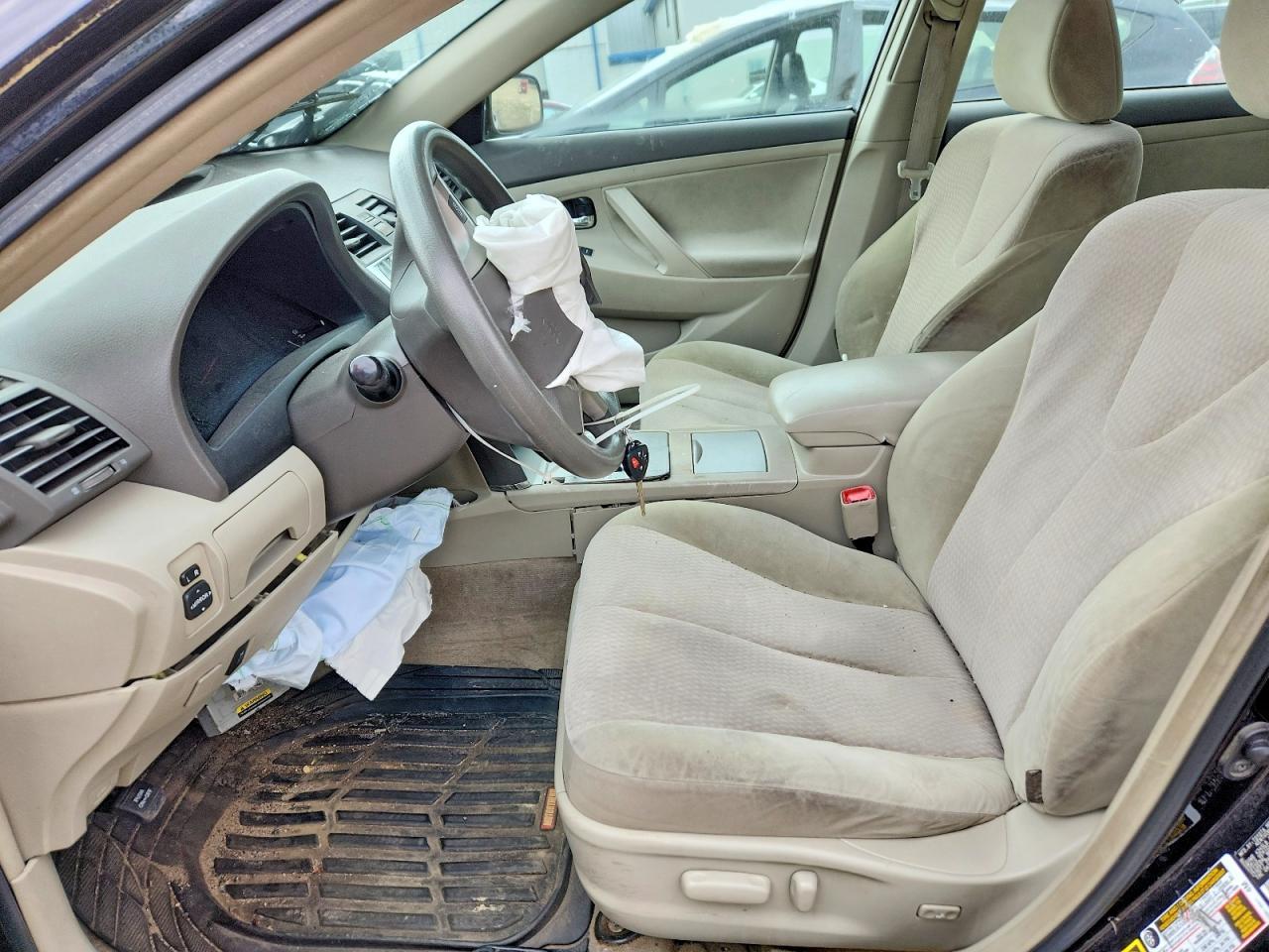 2011 Toyota Camry Le - Фото 7