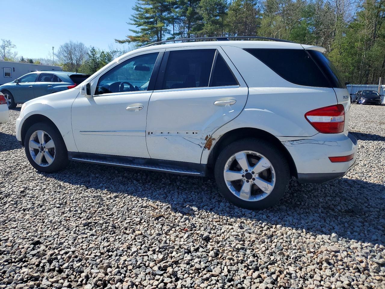 2011 Mercedes-Benz Ml 350 4Matic - Image 2