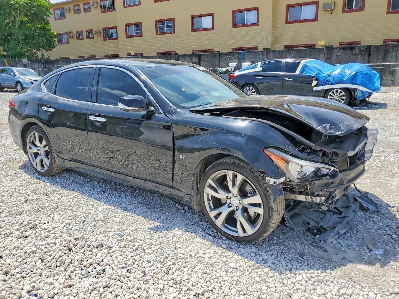 2015 Infiniti Q70 3.7 - Фото 4