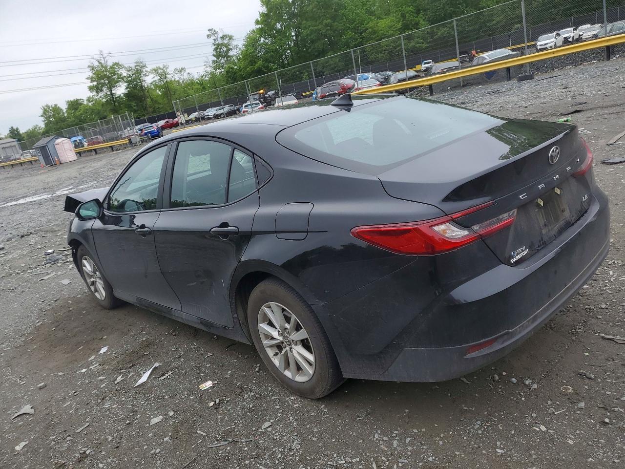 2025 Toyota Camry Le - Фото 2