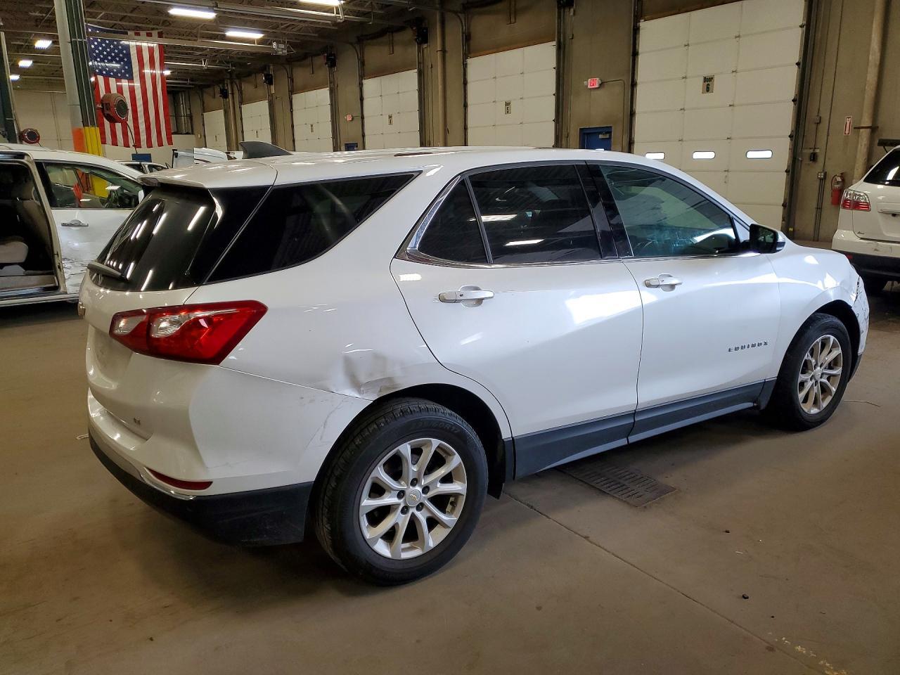2018 Chevrolet Equinox Lt - Image 3
