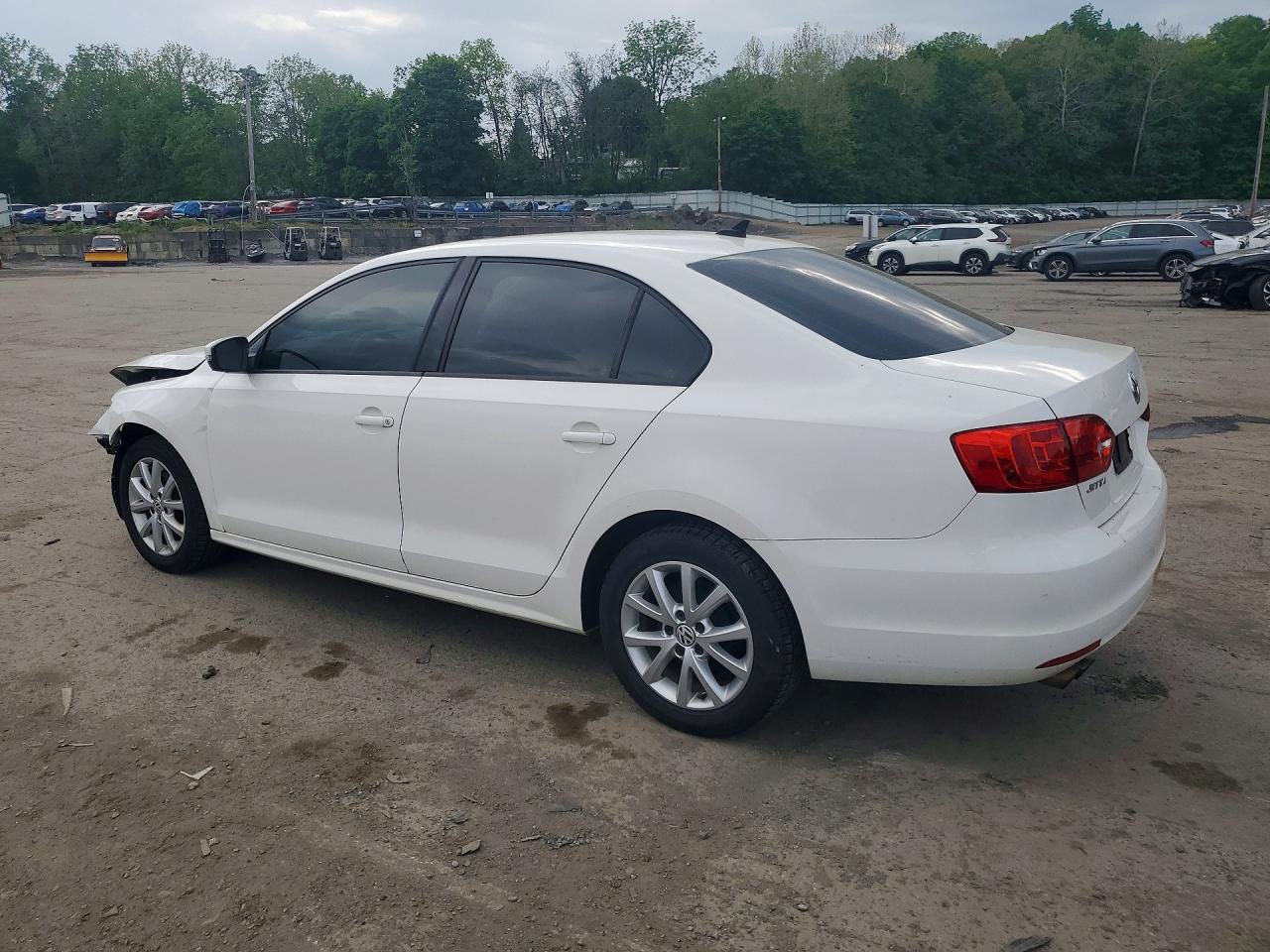2011 Volkswagen Jetta Se - Image 2
