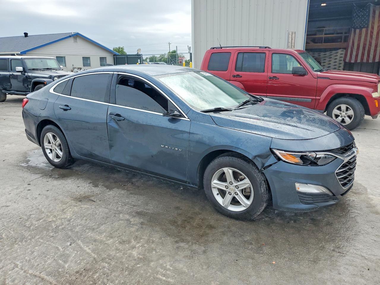 2020 Chevrolet Malibu Ls - Фото 4
