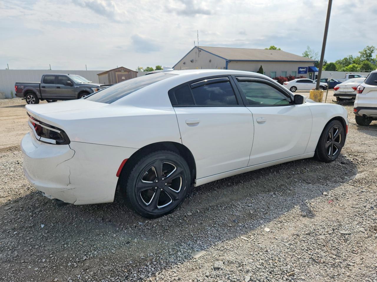 2015 Dodge Charger Sxt - Image 3