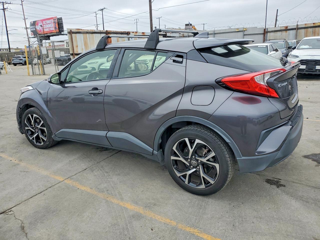 2019 Toyota C-Hr Xle - Image 2