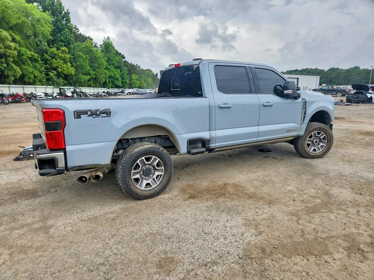 2024 Ford F250 Super Duty - Image 3
