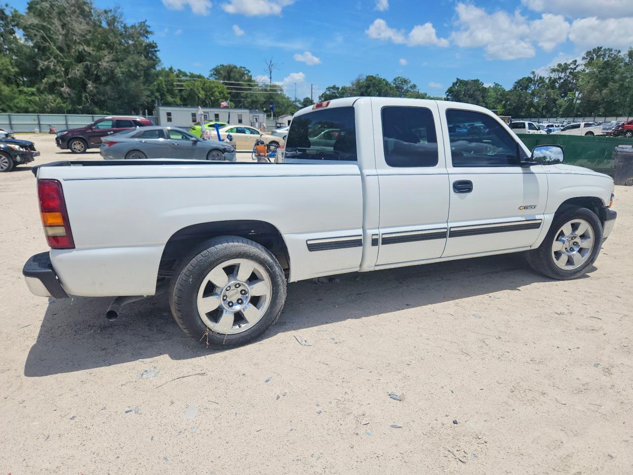2002 Chevrolet Silverado - Фото 3