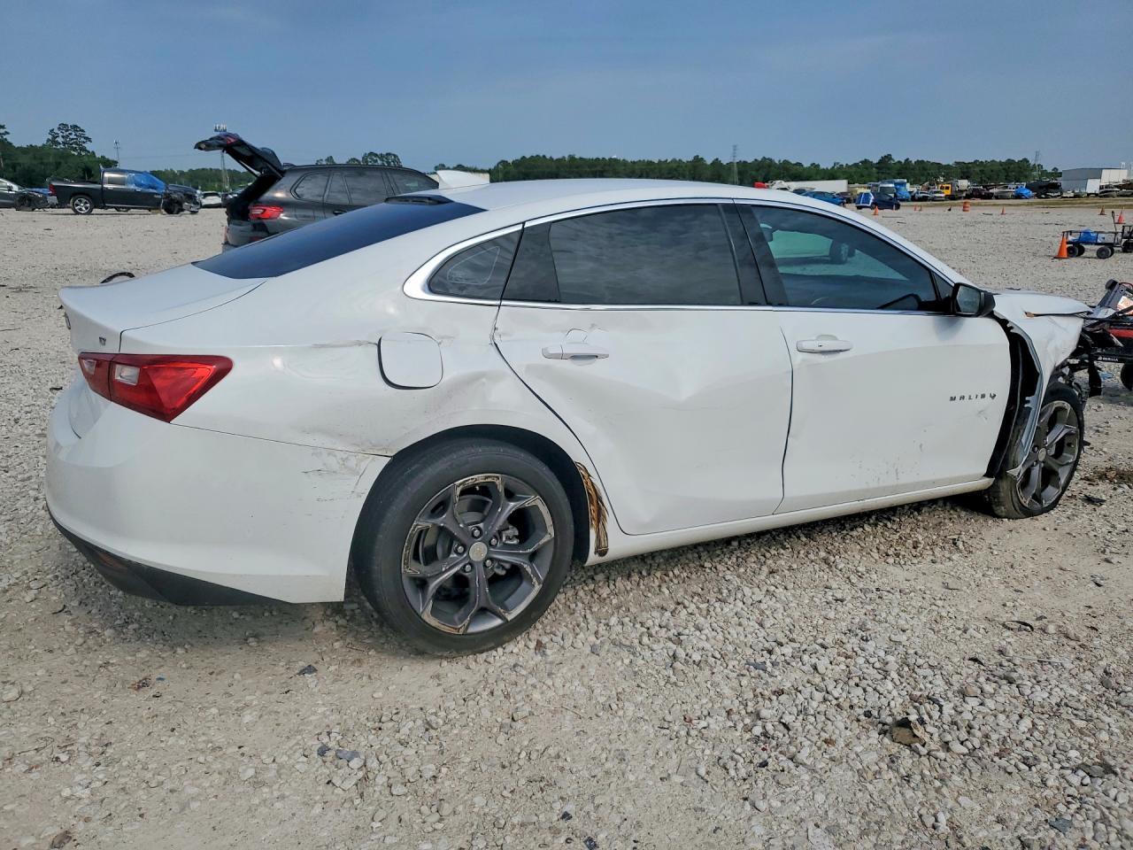 2023 Chevrolet Malibu Lt - Фото 3
