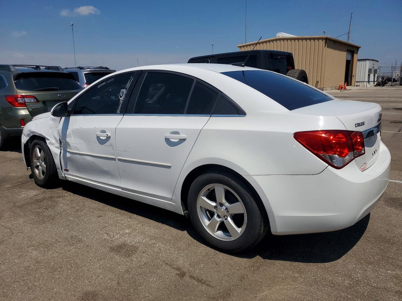2014 Chevrolet Cruze Lt - Image 2