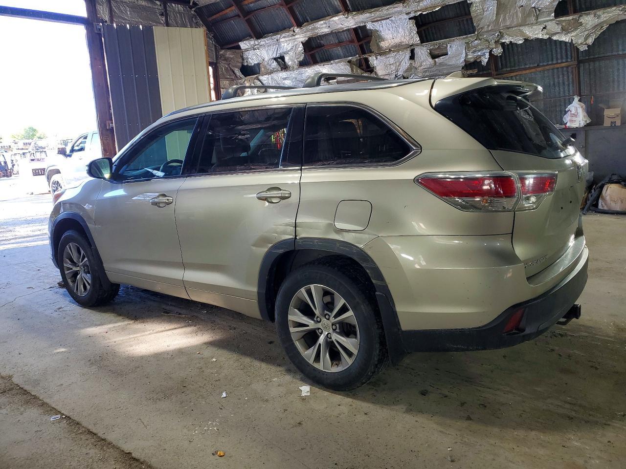 2014 Toyota Highlander Xle - Image 2