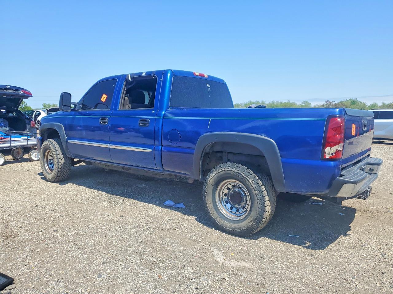 2004 GMC Sierra K2500 Heavy Duty - Фото 2