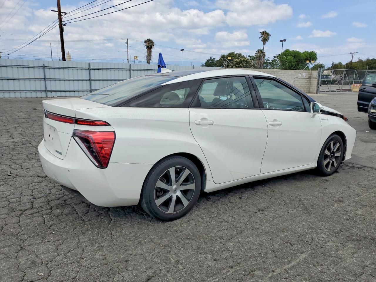 2016 Toyota Mirai Base - Фото 3
