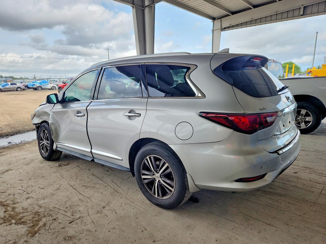 2019 Infiniti Qx60 Luxe - Image 2