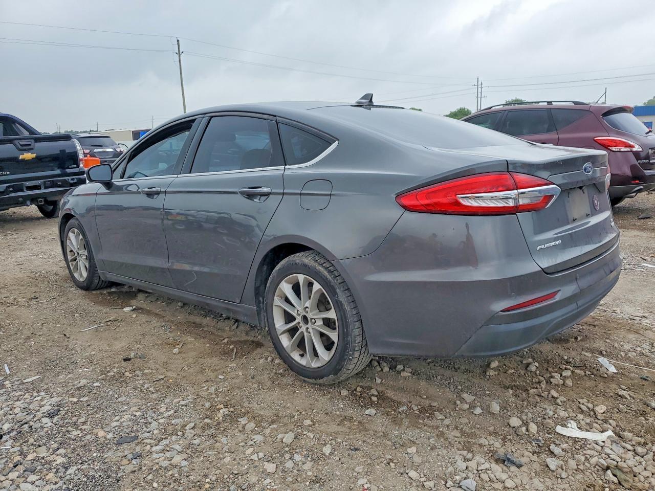 2020 Ford Fusion Se - Фото 2