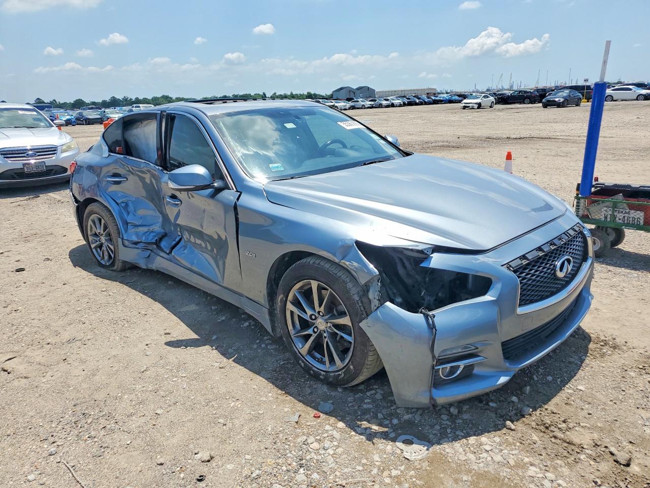2017 Infiniti Q50 2.0T Premium - Image 4